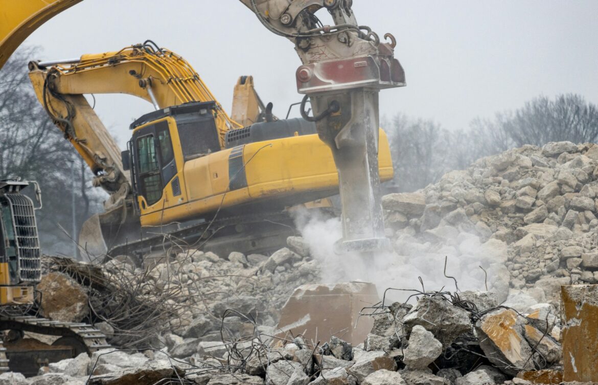 How Rock Breakers Work and What Applications They Are Best Suited For